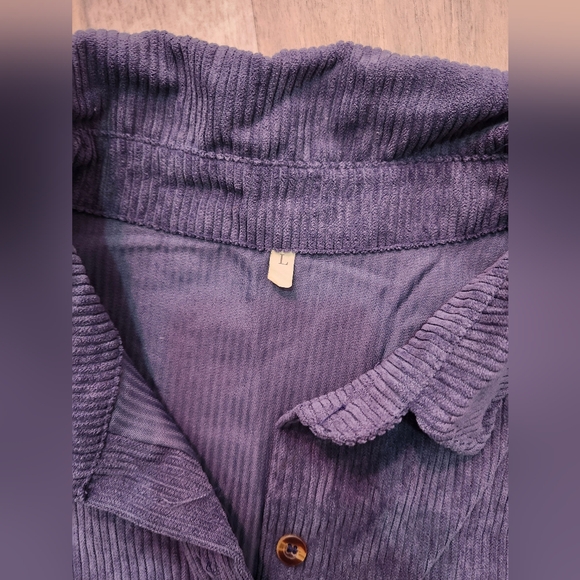 Shacket - Picture 2 of 2